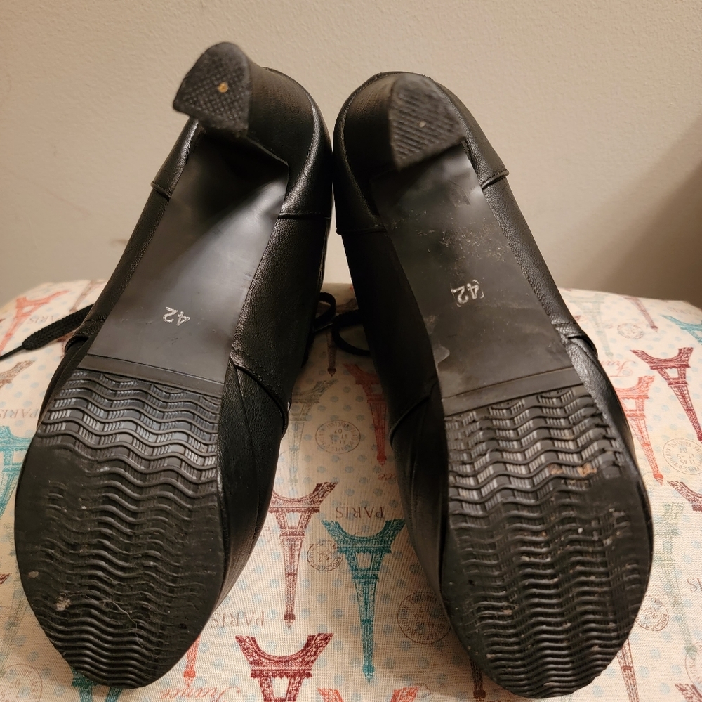 Tall ankle boots (black, and cream) - Picture 12 of 16